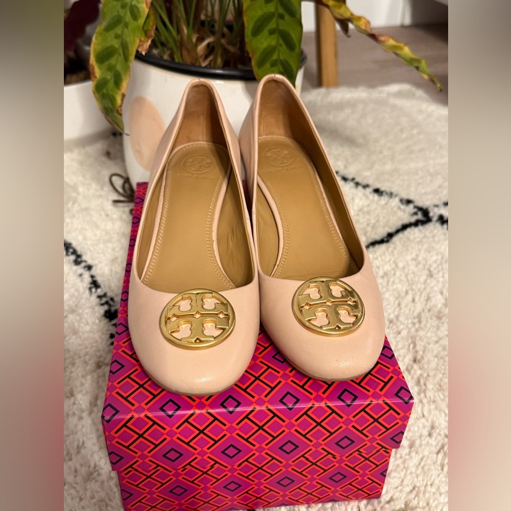 Tory Burch Claire 50 MM Pump in Pink Size 7.5